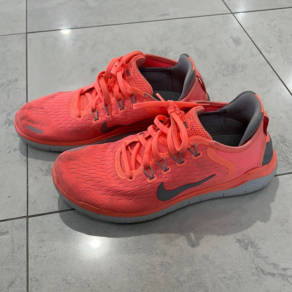 Womens Nike Running sneakers size 8 Pink!